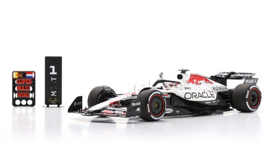 1:18th Red Bull Racing RB21 Max Verstappen #1 Japan Win 2025 w/ Pit Board //speedgear.com/cdn/shop/files/DS6823-1.jpg?v=1780932350