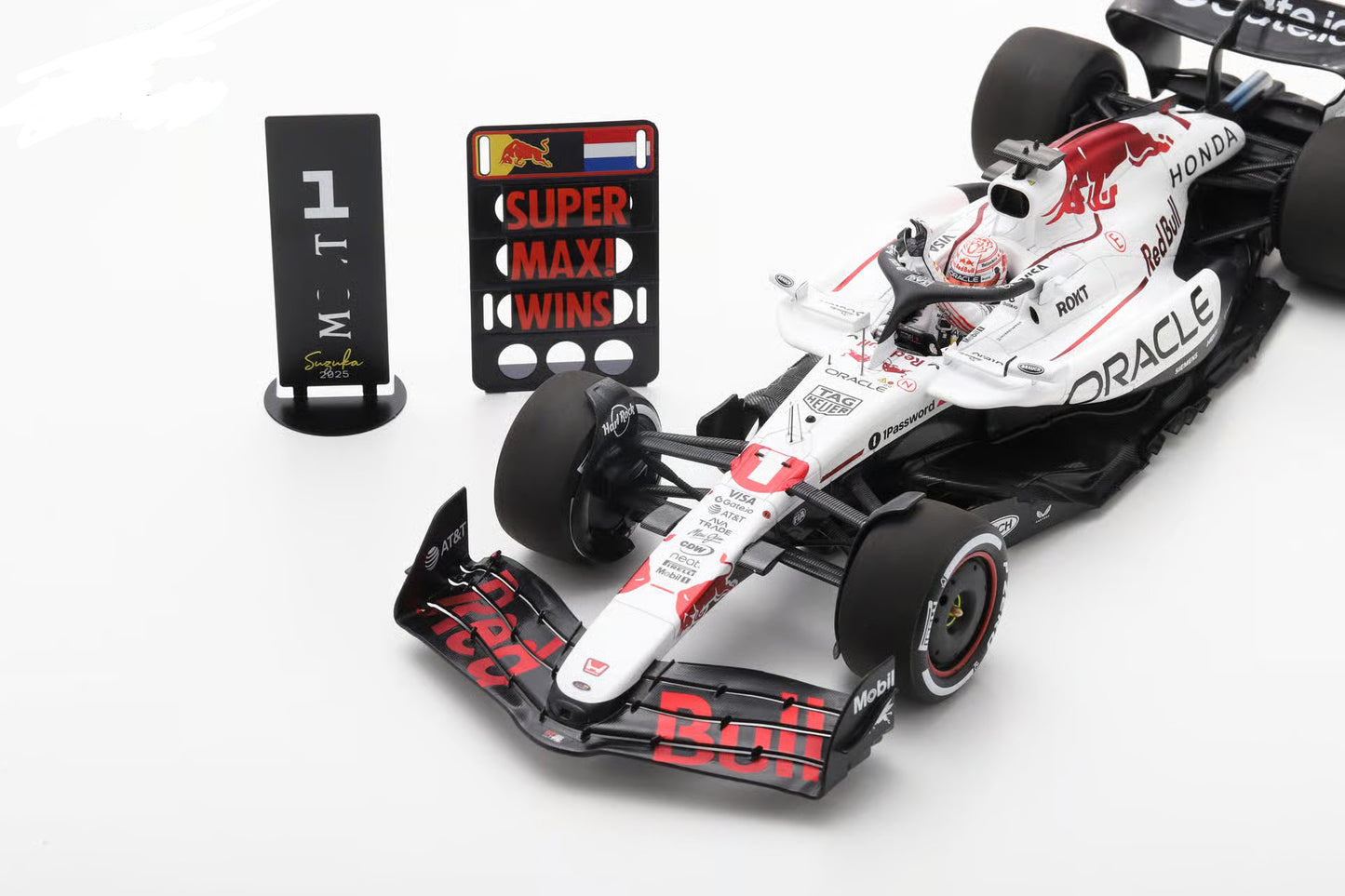 1:18th Red Bull Racing RB21 Max Verstappen #1 Japan Win 2025 w/ Pit Board