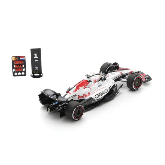 1:43rd Red Bull Racing RB21 Max Verstappen Japan GP 2025 w/Pit Board //speedgear.com/cdn/shop/files/DS6844-3_96753866-420b-4388-9e77-ebc4c9eb5604.webp?v=1792064277