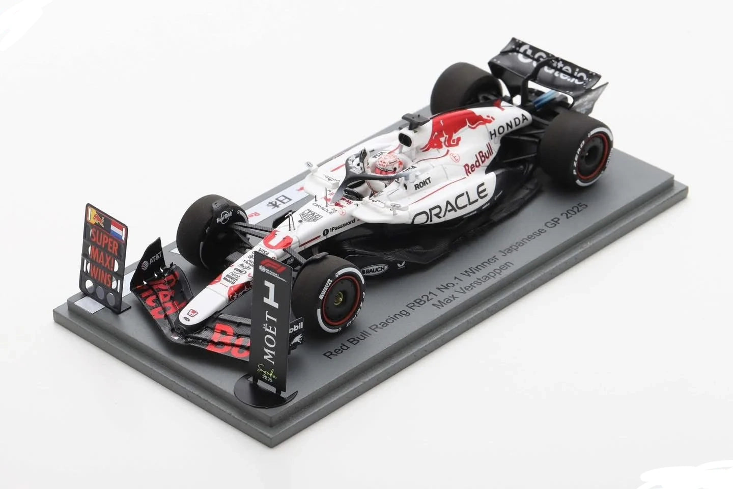 1:43rd Red Bull Racing RB21 Max Verstappen Japan GP 2025 w/Pit Board