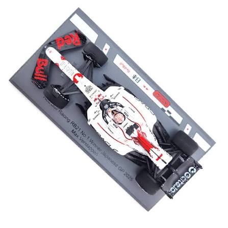 1:43rd Red Bull Racing RB21 Max Verstappen Japan GP 2025 w/Pit Board
